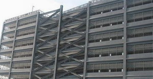 鋼構高層芯筒-框架體系