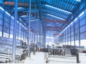 鋼構廠房的抗風柱布置要求