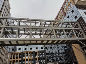 鋼構連廊的施工方式