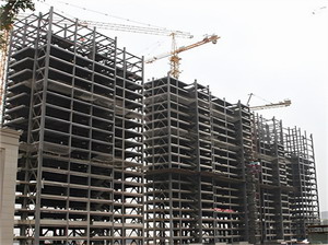 鋼構高層的伸臂桁架設計原則