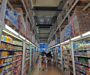 鋼構商超柱間支撐布置的原則